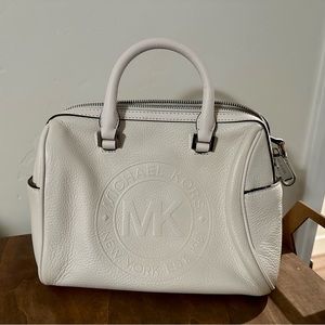 Michael Kors pebbled leather handbag white 8.50L x7.50W x5D never used